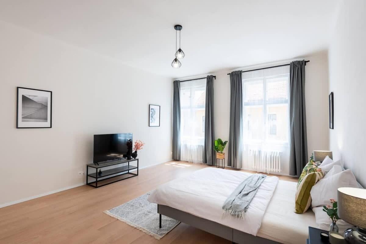 Apartment Unique Old Town 2br Oasis With Sofa Bed Prague