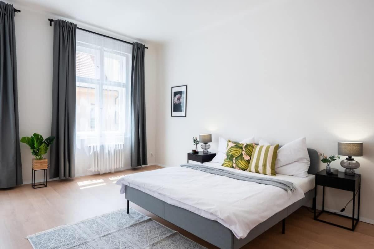 Apartment Unique Old Town 2br Oasis With Sofa Bed Prague