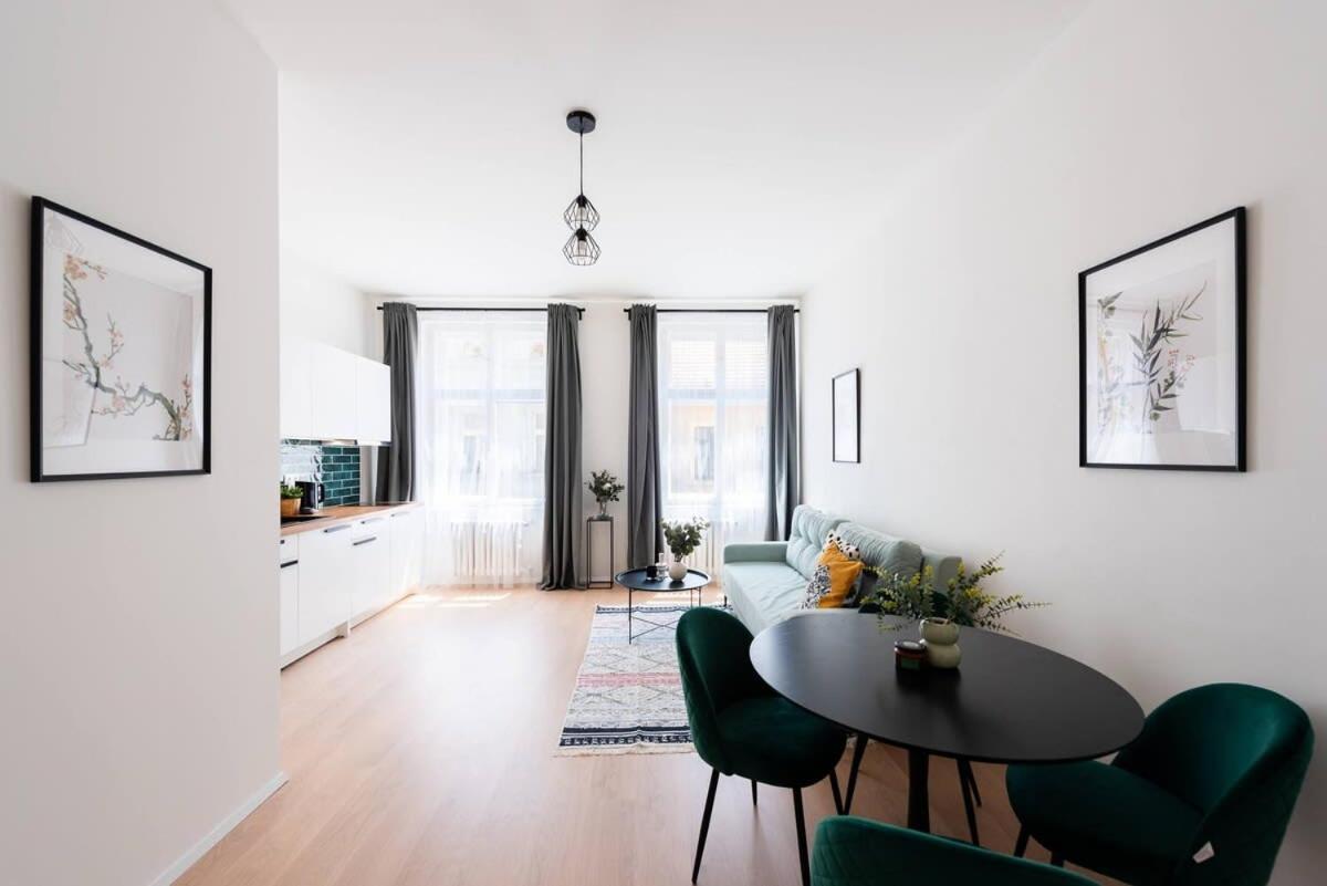 Unique Old Town 2br Oasis With Sofa Bed Appartement *