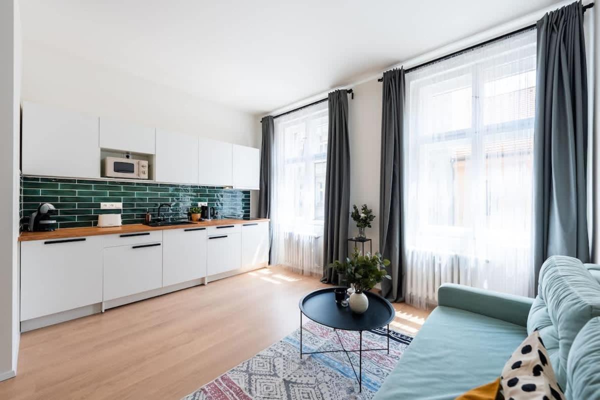 Unique Old Town 2br Oasis With Sofa Bed Appartement *